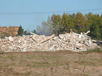 Los restos de la la Alquera de la Finca del Plev Casa Plev en unas imgenes realizadas el 10-11-2011. Foto C.A.E.