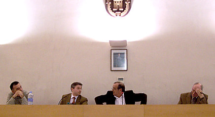 Pleno del Ayuntamiento de LLiria en el que el Alcalde orden el desalojo de dos ciudadanos porque le molestaban que capturaran imgenes grficas.