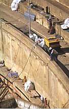Obras en la presa el 19-11-2000 (Imagen C.A.E.)